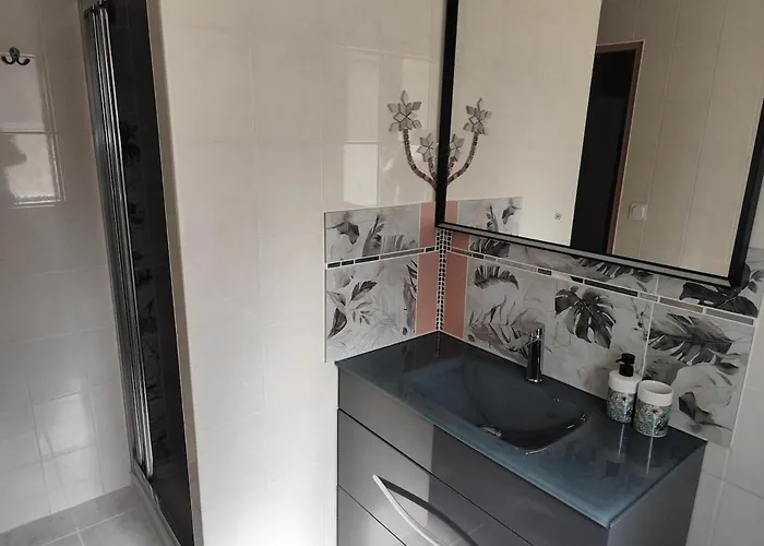 Cozy Near Lyon *
