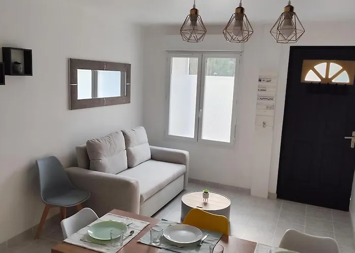 Cozy Near Lyon *