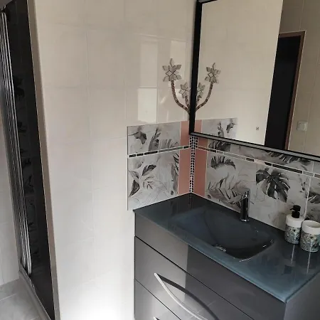 Cozy Near Lyon *
